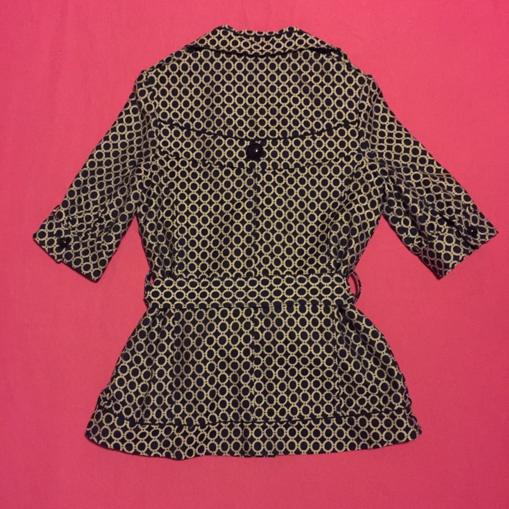 Adorable Lightweight Patterned Coat - image 4